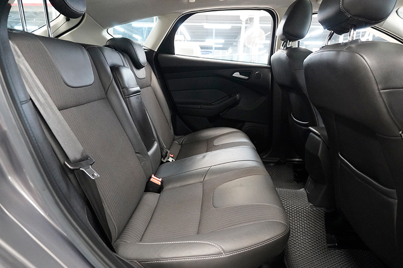 Ford Focus Hatchback 2.0AT 2014 - 15
