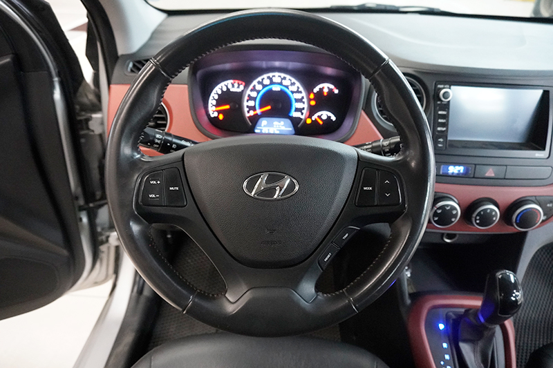 Hyundai i10 Hatchback 1.2AT 2018 - 10
