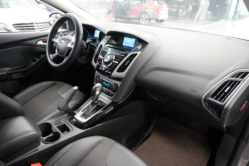 Ford Focus Hatchback 2.0AT 2014 - 12