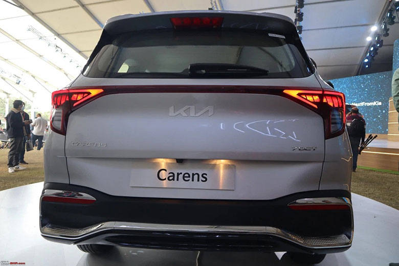 Kia Carens 2022 được trưng bày tại đại lý chính hãng - 4
