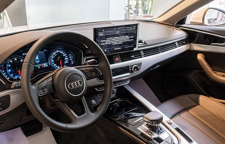 Khoang lái của Audi A4 2023