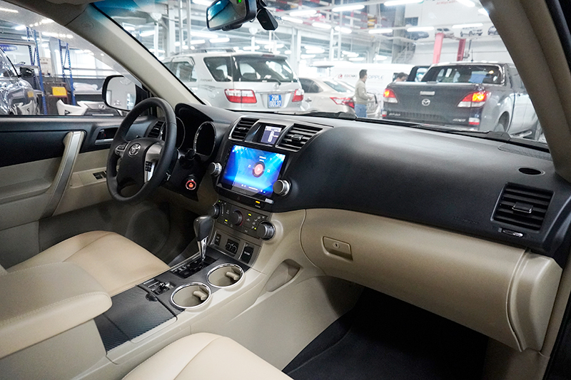 Toyota HighLander SE 2.7AT 2011 - 10