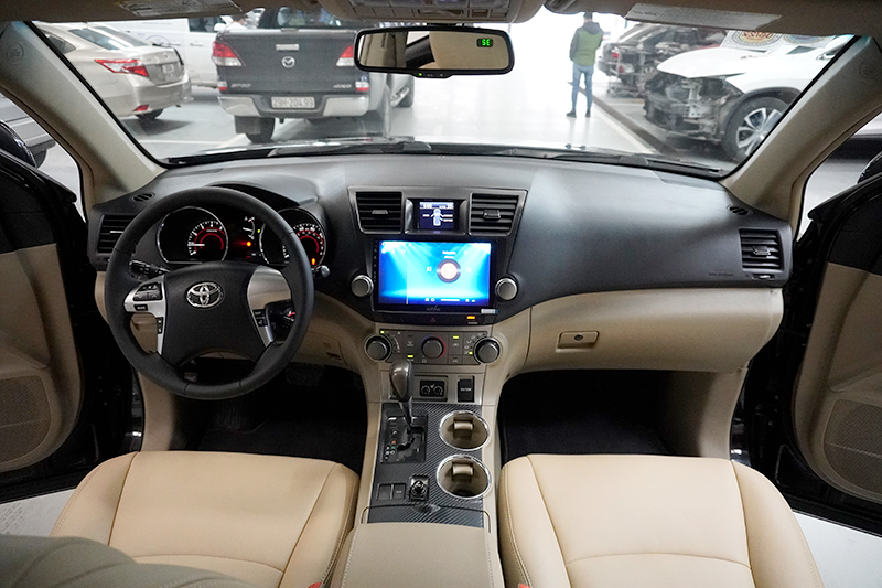 Toyota HighLander SE 2.7AT 2011 - 11