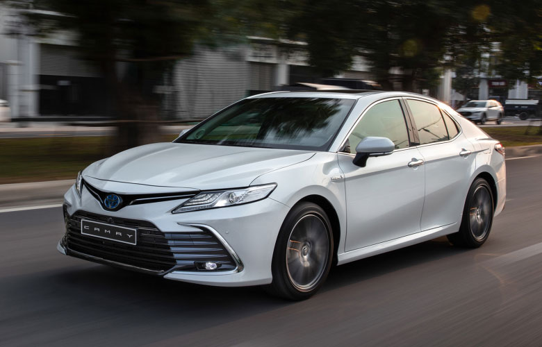 Nên mua xe Toyota Camry cũ hay mới tốt hơn?