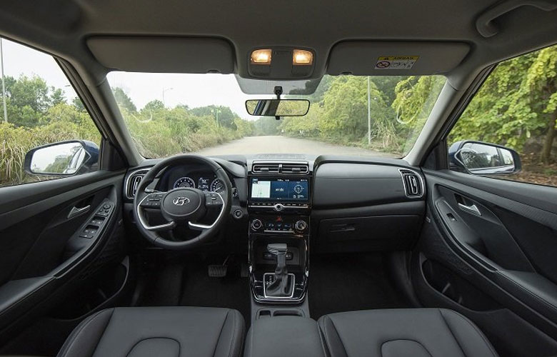 Khoang lái của Hyundai Creta 2022 được đánh giá rất cao về độ rộng rãi và tiện nghi