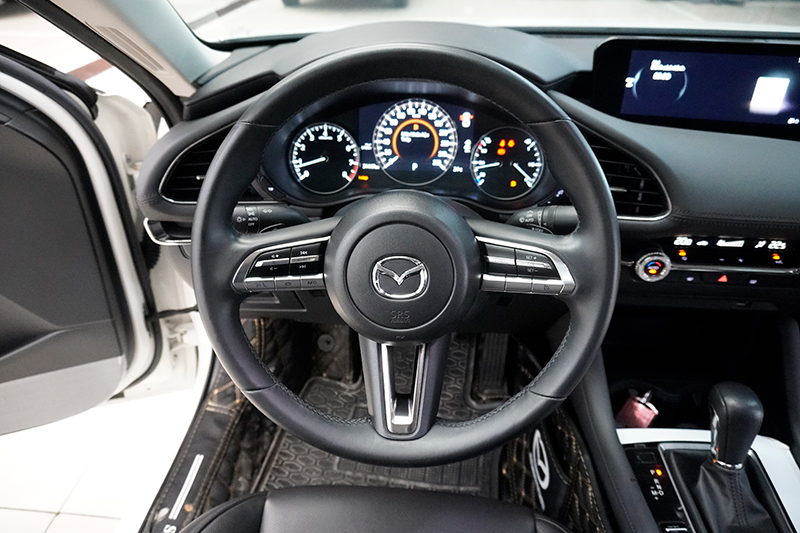 Mazda 3 Luxury 1.5L AT 2020 - 12