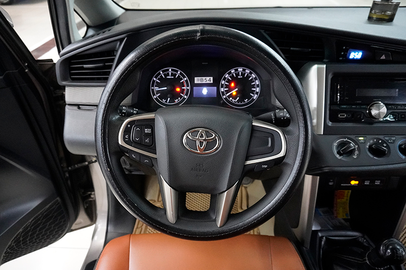 Toyota Innova 2.0MT 2017 - 10
