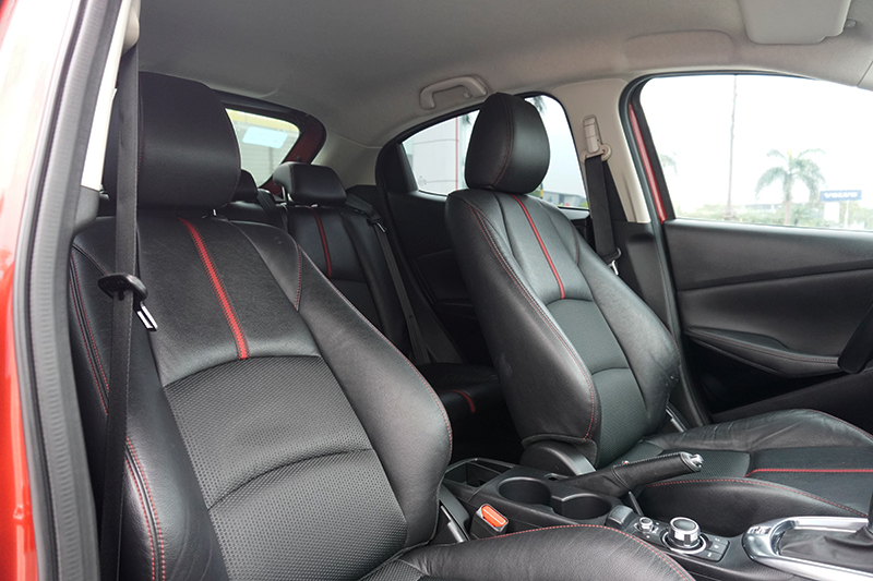 Mazda 2 Hatchback 1.5AT 2016 - 14