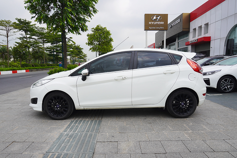 Ford Fiesta Ecoboost 1.0AT 2016 - 5