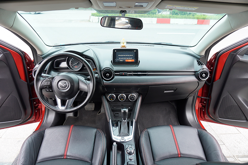 Mazda 2 Hatchback 1.5AT 2016 - 12