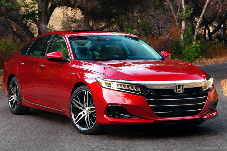 So sánh trang bị an toàn trên Honda Accord và Mazda 6