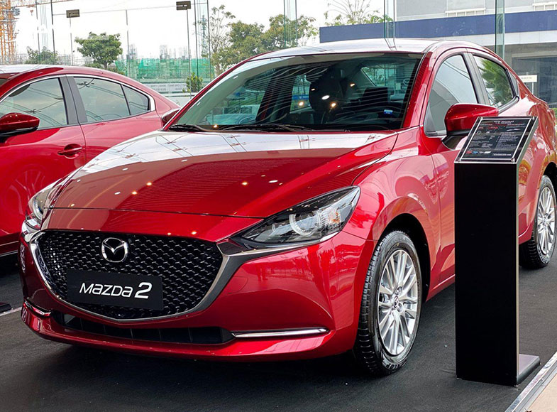 Đầu xe Mazda 2 sedan