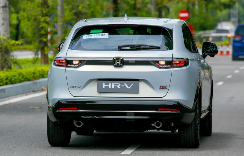Đuôi xe Honda HR-V 2023 được các chuyên gia đánh giá rất cao với độ hầm hố