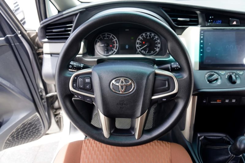 Toyota Innova E 2.0MT 2017 - 11