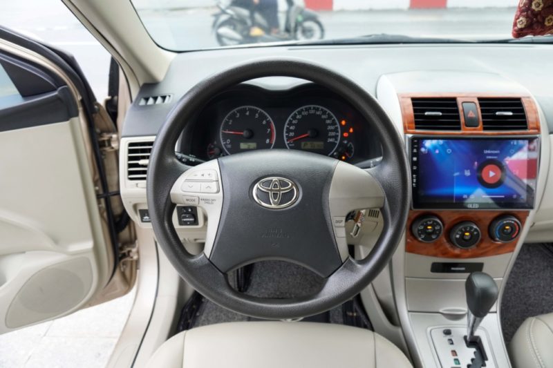Toyota Corolla Altis 1.6AT 2011 - 10