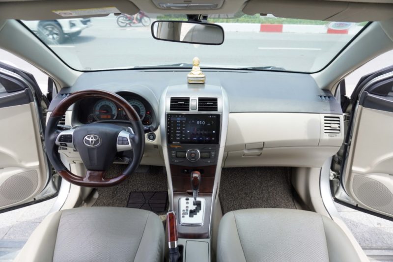 Toyota Altis 2.0AT 2011 - 13