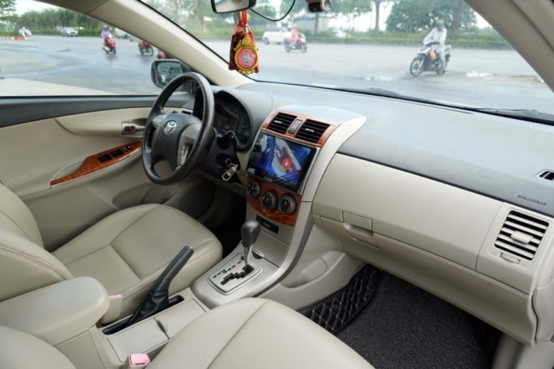 Toyota Corolla Altis 1.6AT 2011 - 12