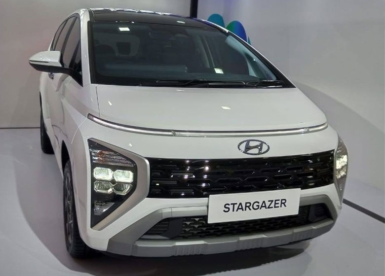 Đầu xe Hyundai Stargazer 2023 khá giống với các dòng Mitsubishi 