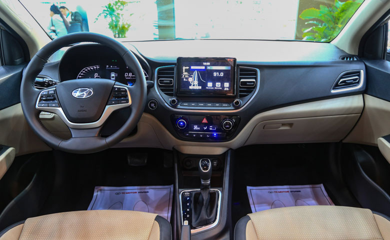 Khoang lái sang trọng và cao cấp trên Hyundai Accent 2021