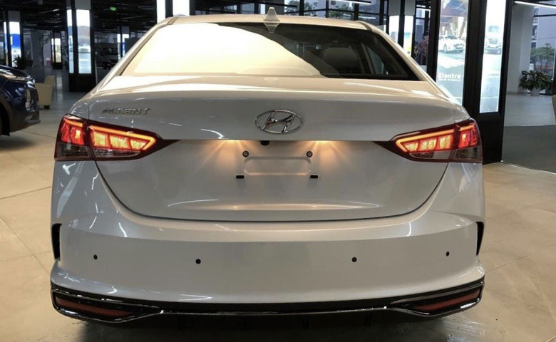 Đuôi xe Hyundai Accent 2021