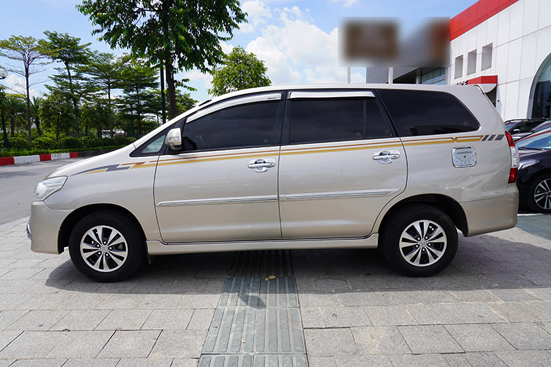 Toyota Innova G 2.0AT 2015 - 5