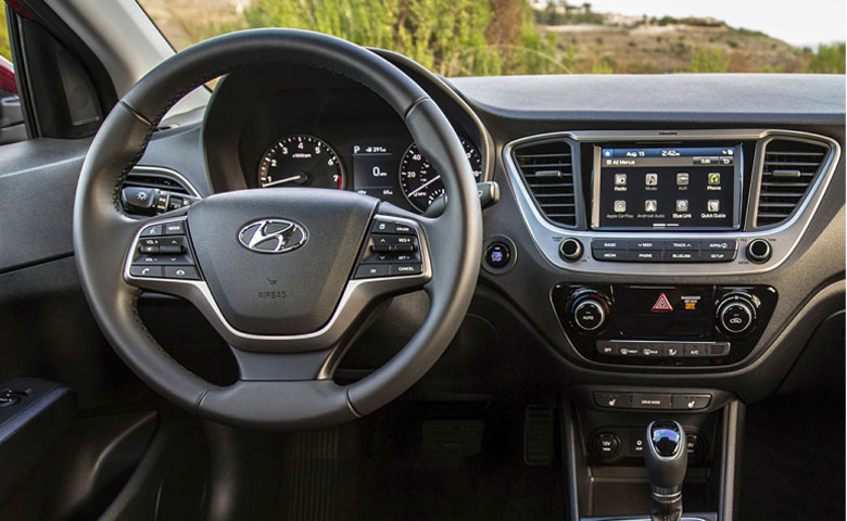 Hyundai Accent 2020 sở hữu thiết kế nội thất đơn giản và giao diện thân thiện với người lái