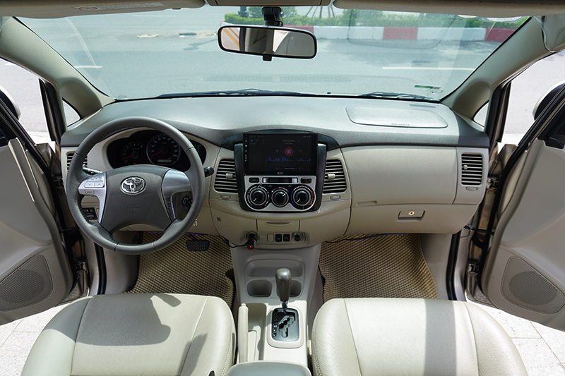 Toyota Innova G 2.0AT 2015 - 10