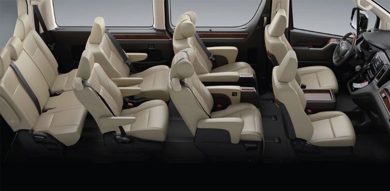 Từng chiếc ghế ngồi bên trong khoang cabin của Toyota Gravia đều mang đến sự sang trọng và đẳng cấp