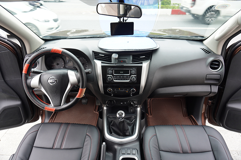 Nissan Navara SL 2.5L MT 4WD 2017 - 10