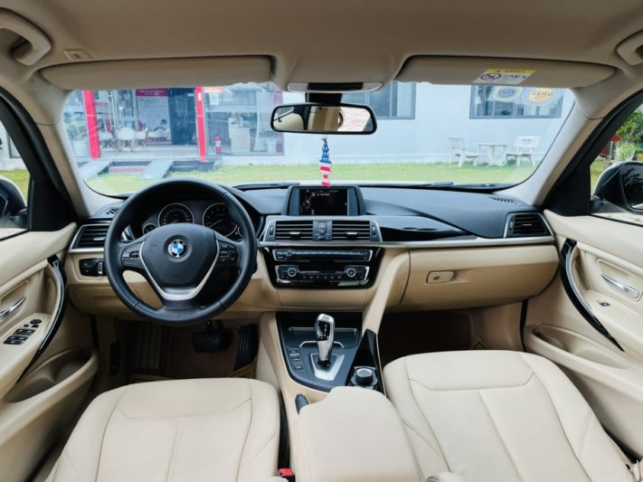 BMW 320i 2.0AT 2017 - 9