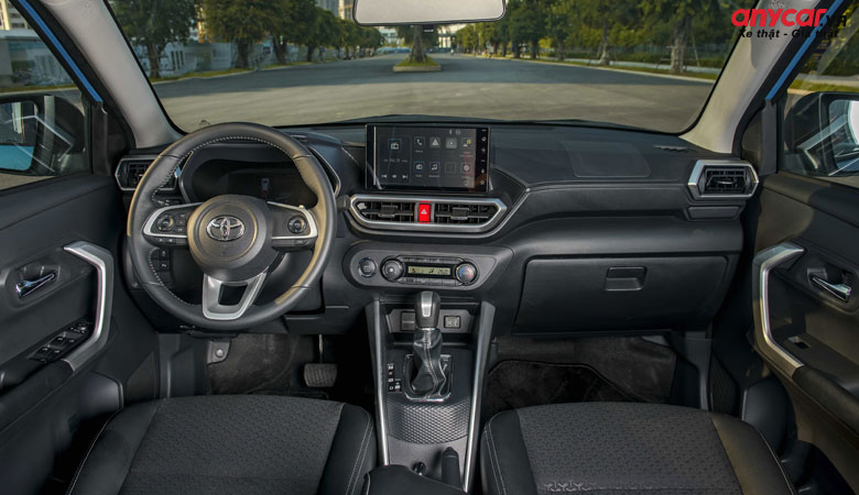 Toyota Raize sở hữu khoang nội thất tối giản nhưng không kém phần tiện ích