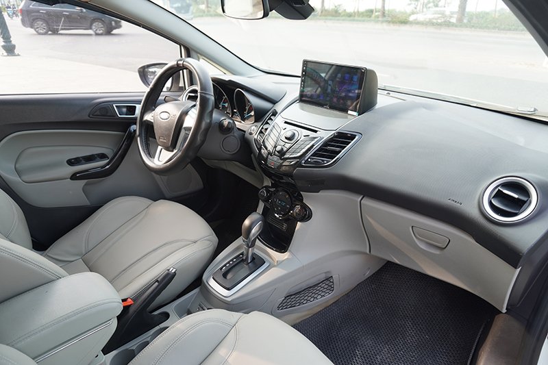 Ford Fiesta Titanium Sedan 1.5AT 2018 - 14