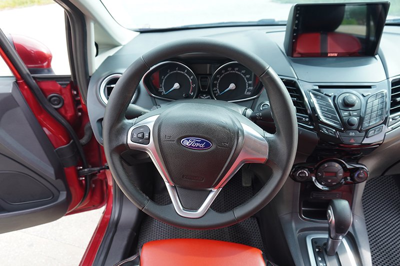 Ford Fiesta 1.0AT 2016 - 11