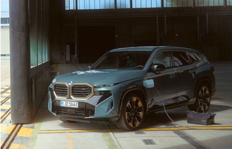 BMW XM 2023 sở hữu bộ tính năng an toàn cao cấp