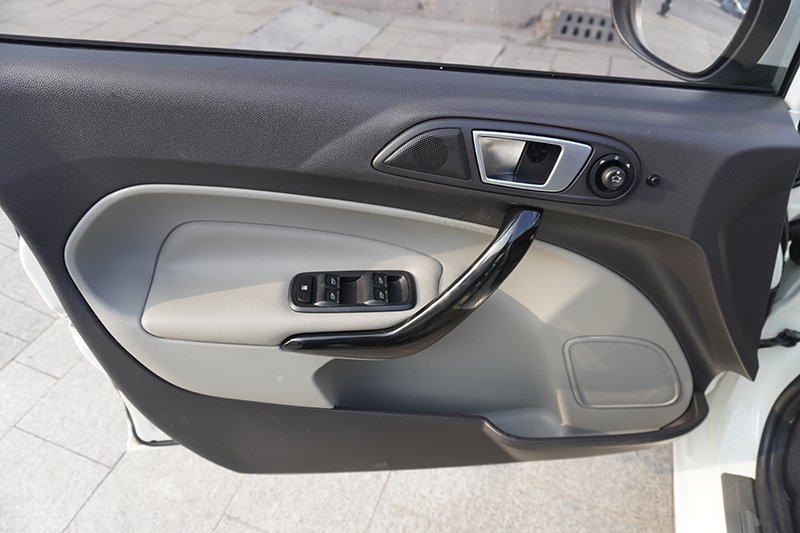 Ford Fiesta Titanium Sedan 1.5AT 2018 - 10