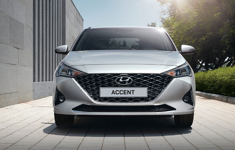 Đầu xe Hyundai Accent 2023 khỏe khoắn và thể thao