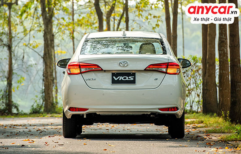 Đuôi xe Toyota Vios được tạo hình mềm mại và cá tính hơn thế hệ cũ