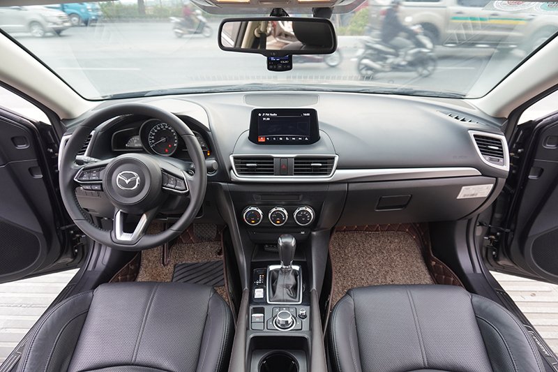 Mazda 3 1.5L AT 2019 - 12