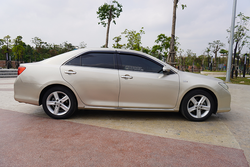 Toyota Camry Q 2.5AT 2014 - 4