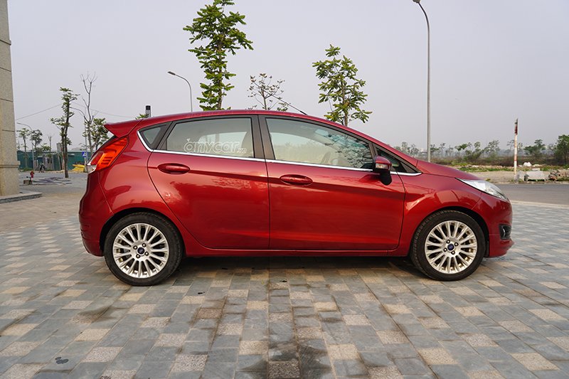Ford Fiesta Ecoboost 1.0AT 2016 - 4