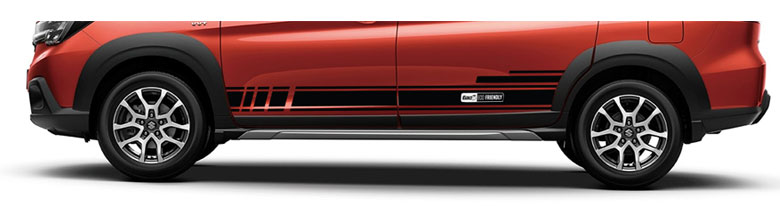 Suzuki đã trang bị cho XL7 2023 một lớp ốp nhựa bảo vệ dọc theo thân xe và team Euro5 thời trang