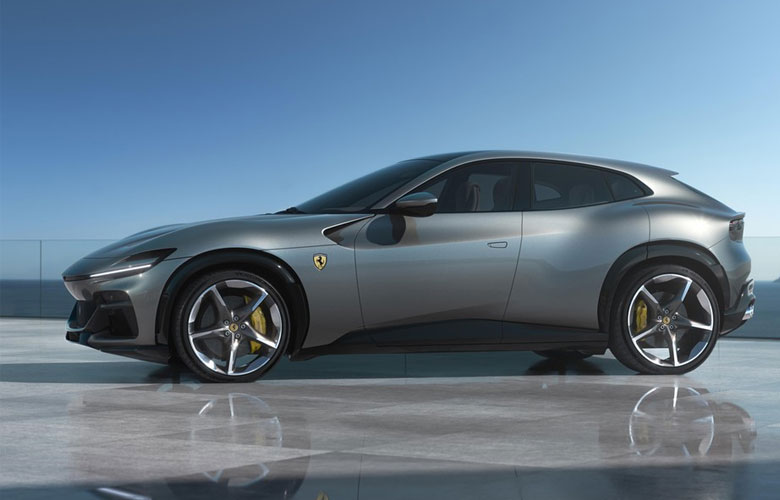 Phần eo của Ferrari Purosangue 2023 được bóp lại, mui xe được làm bằng sợi carbon cùng với bộ la - zăng 22 inch