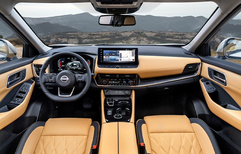 Ghế ngồi Nissan X-Trail 2023 được bọc da hoàn toàn với tùy chọn màu vàng hoặc đen