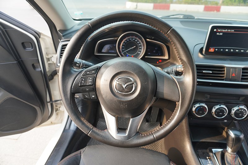 Mazda 3 Hatchback 1.5AT 2015 - 10