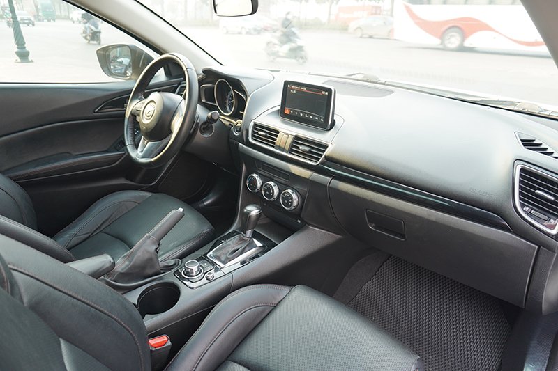 Mazda 3 Hatchback 1.5AT 2015 - 12