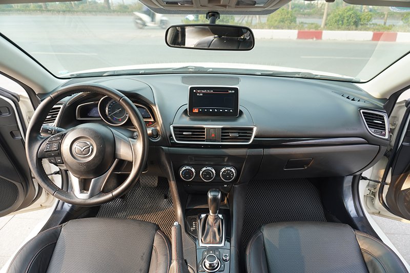 Mazda 3 Hatchback 1.5AT 2015 - 13