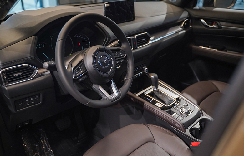 Khoang lái Mazda CX-5 2023 mang lại cho khách hàng cảm giác hiện đại hơn
