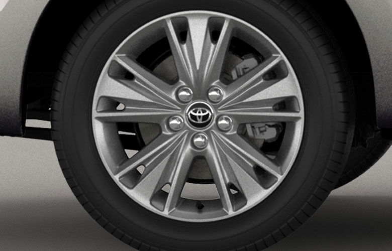 Mâm xe tiêu chuẩn của Toyota Innova