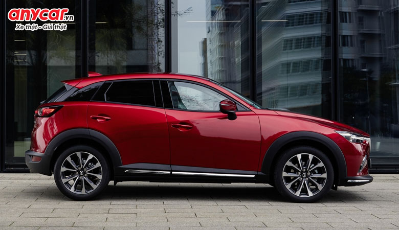 Thân xe Mazda CX-3 có nhiều đường nét được chia sẻ từ mẫu CX-5