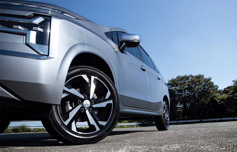 Nổi bật nhất ở thân xe Xpander phải kể đến dàn mâm xe hợp kim có kích thước 17 inch
